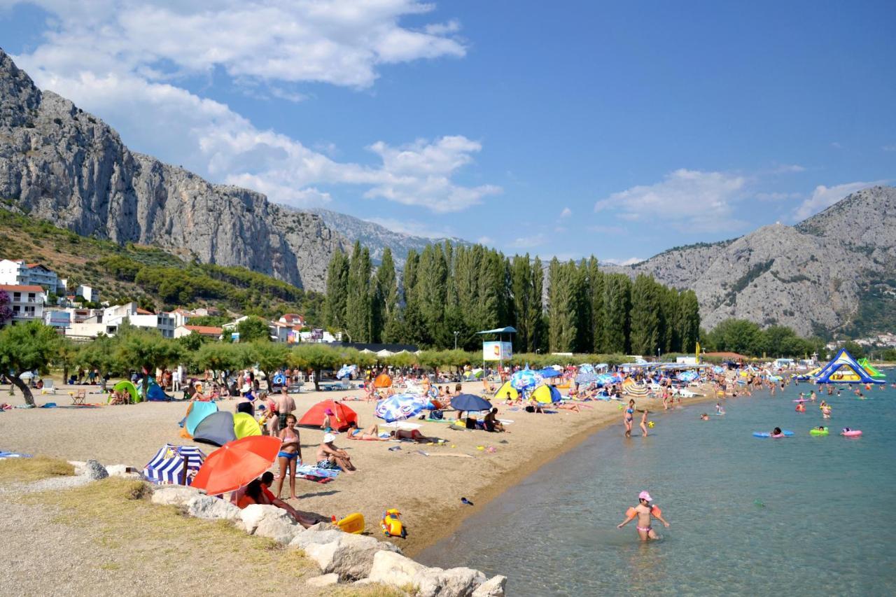 Apartments With A Parking Space Omis - 10362 Buitenkant foto